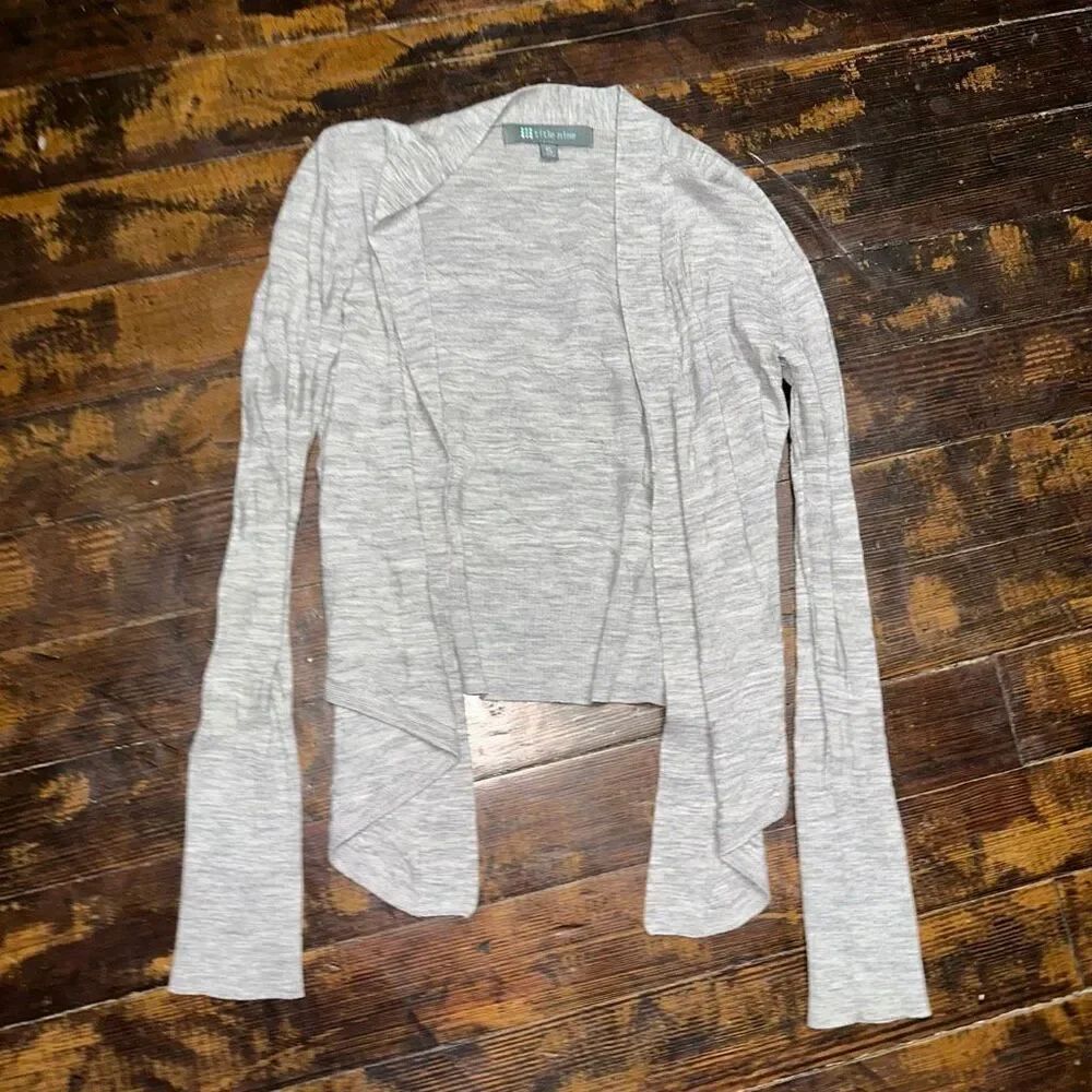 Title Nine light gray athletic drape front S lightweight cardigan